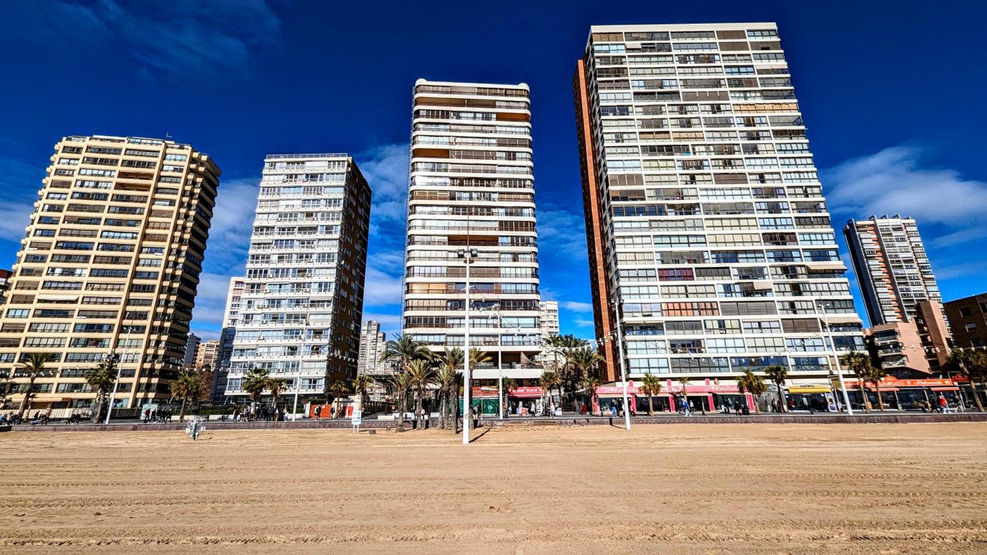 Las Arenas Sea Front Apartments Benidorm Exteriör bild