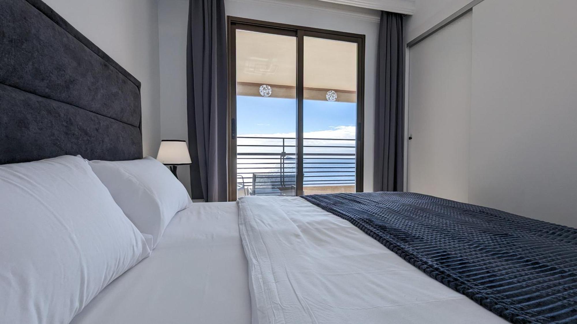 Las Arenas Sea Front Apartments Benidorm Exteriör bild