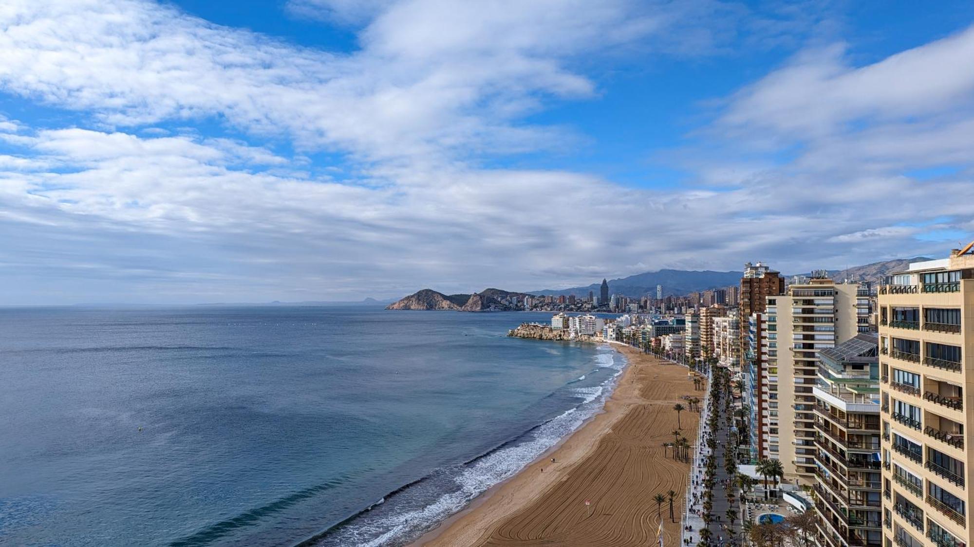 Las Arenas Sea Front Apartments Benidorm Exteriör bild