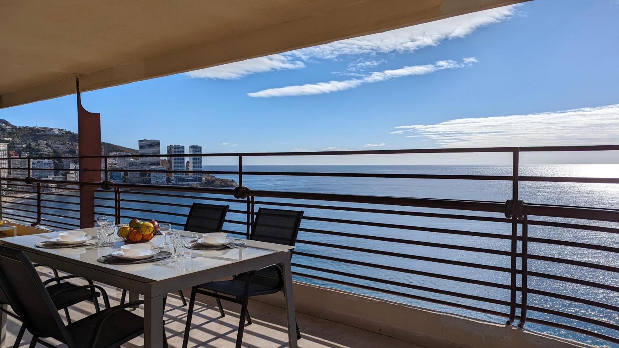 Las Arenas Sea Front Apartments Benidorm Exteriör bild