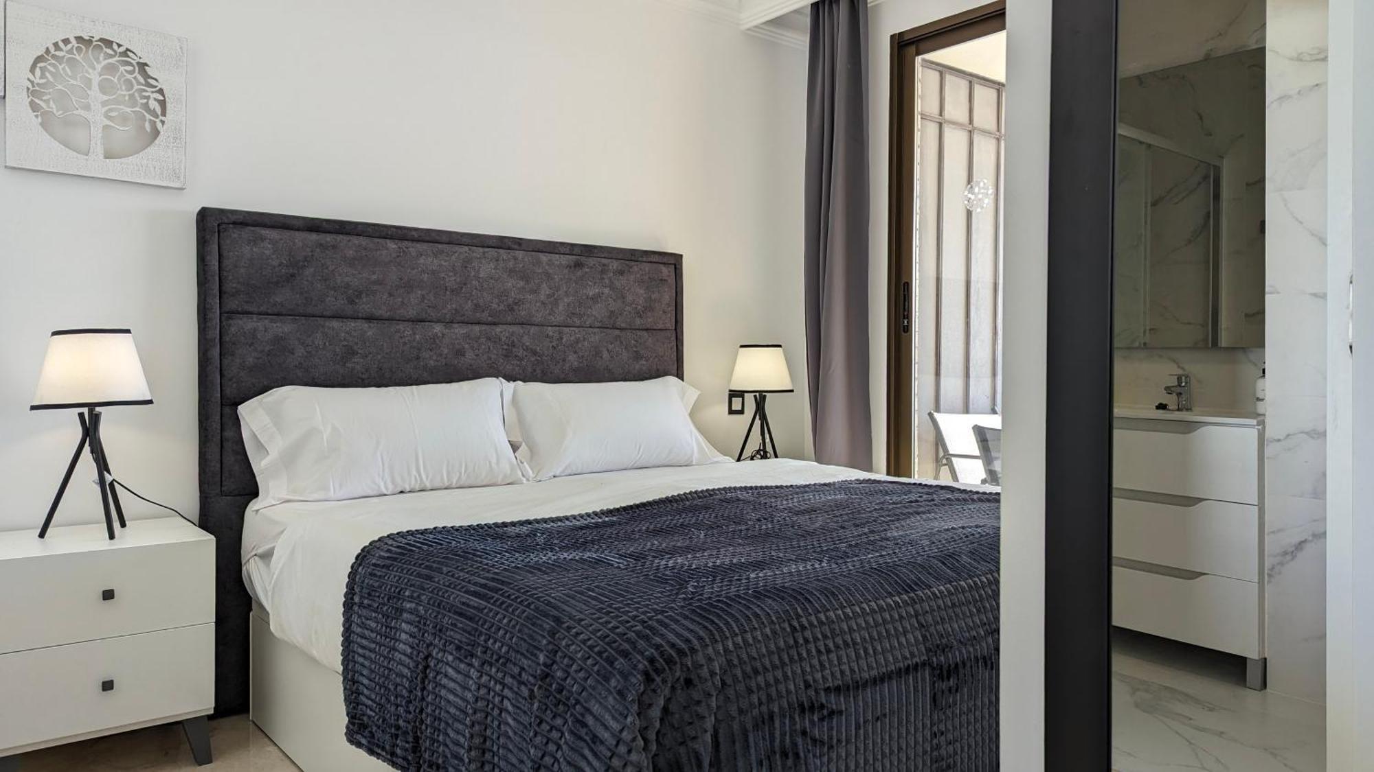 Las Arenas Sea Front Apartments Benidorm Exteriör bild