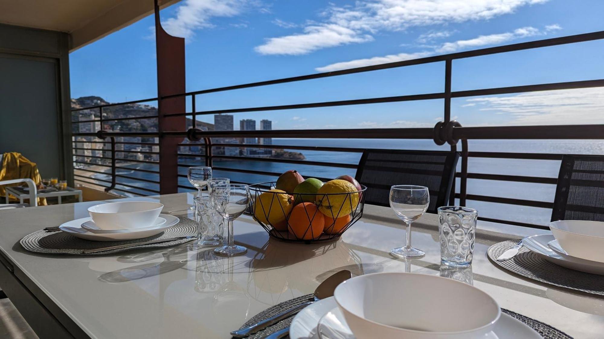 Las Arenas Sea Front Apartments Benidorm Exteriör bild